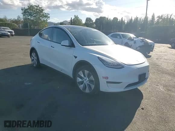 2020 Tesla Model Y Long Range z VIN 5YJYGDEE8LF035241, wystawiony jako Copart lot #85201715 z przebiegiem 60 134 mil mil oraz Szkoda całkowita • Salvage title. Historia ofert i sprzedaży dostępna na DreamBid. Obrazek 13.