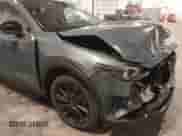 2023 Mazda CX-5 S Carbon Edition z VIN JM3KFBCM1P0238345, wystawiony jako IAAI lot #42799769 z przebiegiem 53 614 mil mil oraz . Historia ofert i sprzedaży dostępna na DreamBid. Obrazek 18.