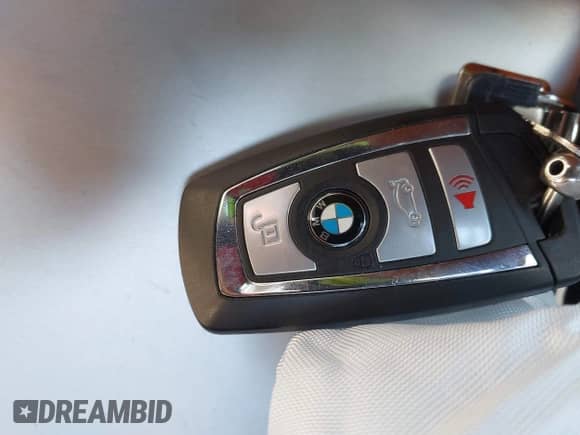 2015 BMW 5 Series 550i с VIN WBAKN9C50FD961511, выставлен на аукционе IAAI как лот 42968030 с пробегом 54 294 миль миль и . История ставок и продаж доступна на DreamBid. Изображение 11.