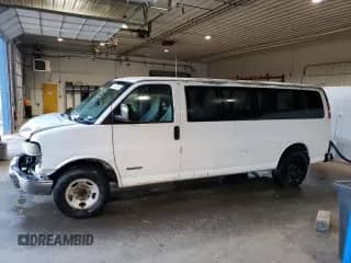 2004 Chevrolet Express Passenger z VIN 1GAHG39U341239136, wystawiony jako Copart lot #74370344 z przebiegiem 217 839 mil mil oraz Szkoda całkowita • Salvage title. Historia ofert i sprzedaży dostępna na DreamBid. Obrazek 1.