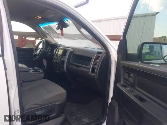 2014 Ram 1500 Express z VIN 1C6RR7KT1ES322582, wystawiony jako IAAI lot #43075096 z przebiegiem 340 348 mil mil oraz . Historia ofert i sprzedaży dostępna na DreamBid. Obrazek 5.