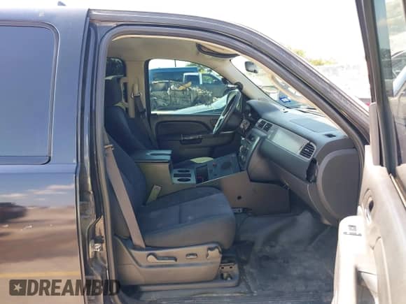 2012 Chevrolet Tahoe Commercial with VIN 1GNLC2E07CR254739, listed as a IAAI auction lot 42956854 with 207,574 mi miles and . Bid and sale history available at DreamBid. Image 5.