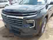 2024 Chevrolet Traverse FWD LT z VIN 1GNERGKS1RJ199710, wystawiony jako IAAI lot #42037681 z przebiegiem 18 989 mil mil oraz . Historia ofert i sprzedaży dostępna na DreamBid. Obrazek 6.