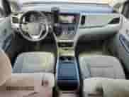 2017 Toyota Sienna LE Auto Access Seat z VIN 5TDKZ3DC4HS858715, wystawiony jako Copart lot #66798095 z przebiegiem 134 643 mil mil oraz Szkoda całkowita • Salvage title. Historia ofert i sprzedaży dostępna na DreamBid. Obrazek 8.