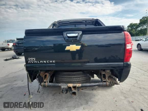 2013 Chevrolet Avalanche LT z VIN 3GNTKFE71DG287020, wystawiony jako Copart lot #66204805 z przebiegiem 239 905 mil mil oraz Szkoda całkowita • Salvage title. Historia ofert i sprzedaży dostępna na DreamBid. Obrazek 6.