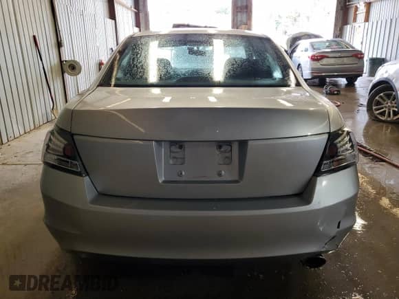 2010 Honda Accord LX z VIN 1HGCP2E35AA030907, wystawiony jako Copart lot #82470445 z przebiegiem 154 826 mil mil oraz Czysty tytuł • Clean title. Historia ofert i sprzedaży dostępna na DreamBid. Obrazek 6.
