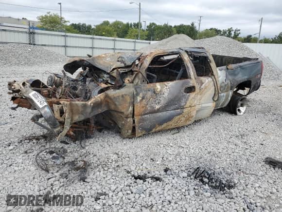 2004 GMC Sierra 1500 SLE с VIN 2GTEK19T441193623, выставлен на аукционе Copart как лот 68567245 с пробегом Не указан миль и На запчасти • Non repairable. История ставок и продаж доступна на DreamBid. Изображение 1.