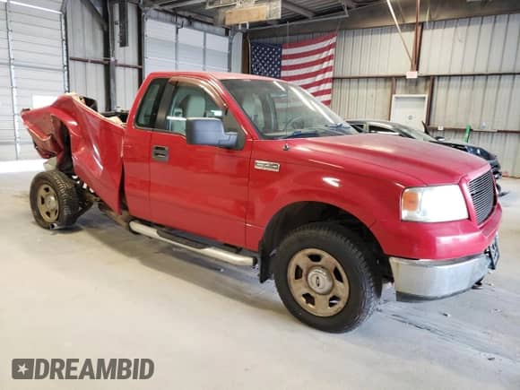 2005 Ford F-150 XL z VIN 1FTRF14535NB09886, wystawiony jako Copart lot #68297544 z przebiegiem 221 508 mil mil oraz Szkoda całkowita • Salvage title. Historia ofert i sprzedaży dostępna na DreamBid. Obrazek 4.