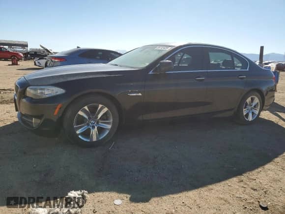 2012 BMW 5 Series 528i с VIN WBAXG5C55CDX03912, выставлен на аукционе Copart как лот 89732425 с пробегом 118 430 миль миль и Чистый • Clean title. История ставок и продаж доступна на DreamBid. Изображение 1.