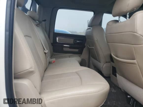 2018 Ram 1500 Laramie z VIN 1C6RR7VM7JS255694, wystawiony jako Copart lot #46253895 z przebiegiem 87 662 mil mil oraz Szkoda całkowita • Salvage title. Historia ofert i sprzedaży dostępna na DreamBid. Obrazek 11.