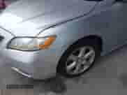 2007 Toyota Camry CE z VIN 4T1BE46K77U652638, wystawiony jako IAAI lot #43367716 z przebiegiem 152 505 mil mil oraz . Historia ofert i sprzedaży dostępna na DreamBid. Obrazek 14.