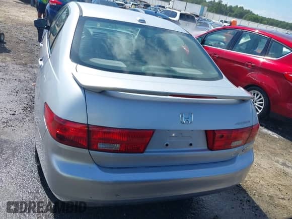 2005 Honda Accord EX-L с VIN 1HGCM66855A004226, выставлен на аукционе IAAI как лот 42748586 с пробегом 278 029 миль миль и . История ставок и продаж доступна на DreamBid. Изображение 17.