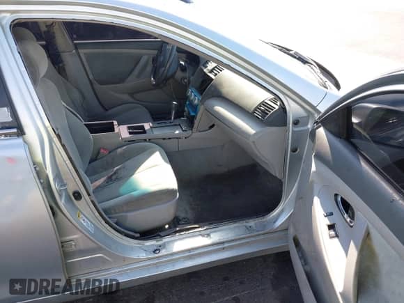 2007 Toyota Camry CE с VIN 4T1BE46K57U515505, выставлен на аукционе IAAI как лот 43101780 с пробегом 215 888 миль миль и . История ставок и продаж доступна на DreamBid. Изображение 5.