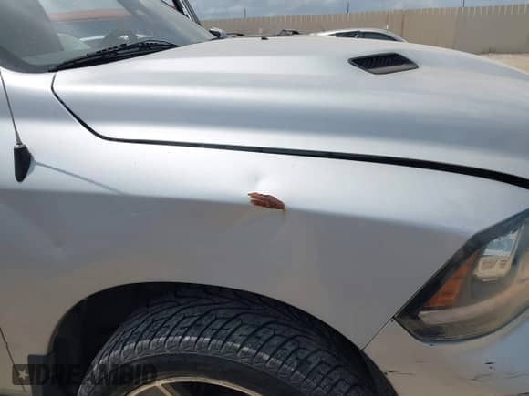 2014 Ram 1500 Sport z VIN 1C6RR6MT1ES366721, wystawiony jako IAAI lot #43090722 z przebiegiem 180 062 mil mil oraz . Historia ofert i sprzedaży dostępna na DreamBid. Obrazek 6.