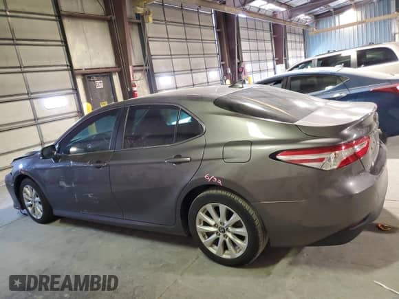 2019 Toyota Camry SE z VIN 4T1B11HKXKU712993, wystawiony jako Copart lot #80261855 z przebiegiem 88 636 mil mil oraz Szkoda całkowita • Salvage title. Historia ofert i sprzedaży dostępna na DreamBid. Obrazek 2.