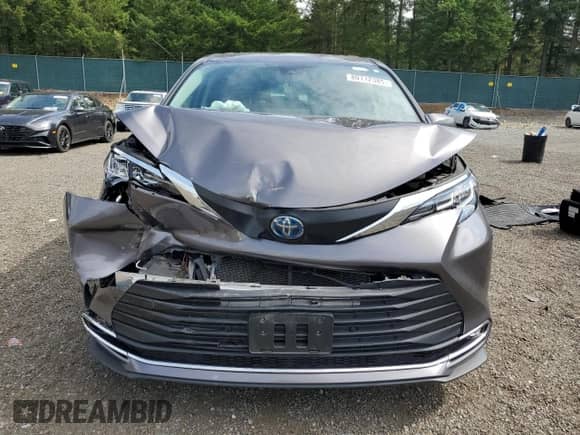 2023 Toyota Sienna XLE with VIN 5TDYRKEC0PS143383, listed as a Copart auction lot 80112385 with 65,727 mi miles and Salvage title. Bid and sale history available at DreamBid. Image 5.