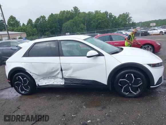 2022 Hyundai Ioniq 5 SEL с VIN KM8KNDAF7NU077755, выставлен на аукционе IAAI как лот 42652070 с пробегом 17 648 миль миль и . История ставок и продаж доступна на DreamBid. Изображение 6.
