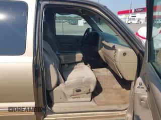 2001 Chevrolet Silverado 1500 LS z VIN 2GCEK19T511175627, wystawiony jako IAAI lot #43231300 z przebiegiem 280 406 mil mil oraz . Historia ofert i sprzedaży dostępna na DreamBid. Obrazek 5.