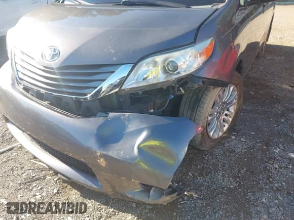 2014 Toyota Sienna XLE с VIN 5TDYK3DC6ES516726, выставлен на аукционе IAAI как лот 43054312 с пробегом 126 485 миль миль и . История ставок и продаж доступна на DreamBid. Изображение 6.
