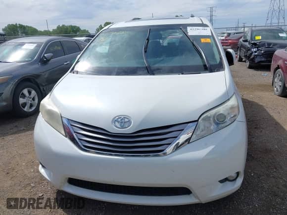 2015 Toyota Sienna Limited with VIN 5TDDK3DC9FS119513, listed as a IAAI auction lot 42290386 with 210,948 mi miles and . Bid and sale history available at DreamBid. Image 12.