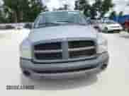 2004 Dodge 1500 ST z VIN 1D7HA16K74J162891, wystawiony jako Copart lot #80694195 z przebiegiem 137 842 mil mil oraz Czysty tytuł • Clean title. Historia ofert i sprzedaży dostępna na DreamBid. Obrazek 5.