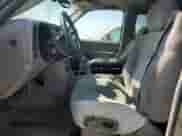 2000 Chevrolet Silverado 2500 LS с VIN 1GCGC29U3YE181570, выставлен на аукционе Copart как лот 62145615 с пробегом 300 250 миль миль и Списание • Salvage title. История ставок и продаж доступна на DreamBid. Изображение 7.