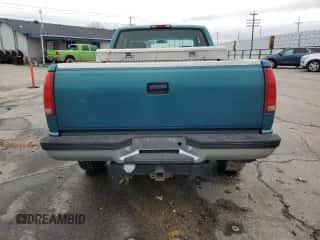 1997 Chevrolet Silverado 2500 с VIN 1GCGK29R7VE272562, выставлен на аукционе Copart как лот 81950544 с пробегом 149 179 миль миль и Списание • Salvage title. История ставок и продаж доступна на DreamBid. Изображение 6.