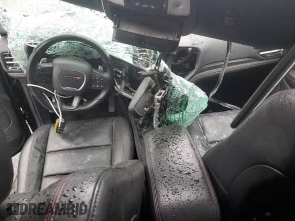 2024 Dodge Durango GT Plus z VIN 1C4RDJDG9RC146949, wystawiony jako Copart lot #85169625 z przebiegiem Nie podano mil oraz Nie do naprawy • Non repairable. Historia ofert i sprzedaży dostępna na DreamBid. Obrazek 8.