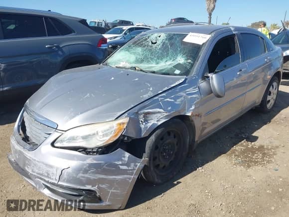 2014 Chrysler 200 LX с VIN 1C3CCBAB8EN237320, выставлен на аукционе IAAI как лот 43551760 с пробегом 130 648 миль миль и . История ставок и продаж доступна на DreamBid. Изображение 17.