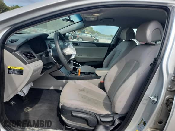 2016 Hyundai Sonata SE с VIN 5NPE24AF5GH407481, выставлен на аукционе Copart как лот 85642255 с пробегом 92 344 миль миль и Списание • Salvage title. История ставок и продаж доступна на DreamBid. Изображение 7.