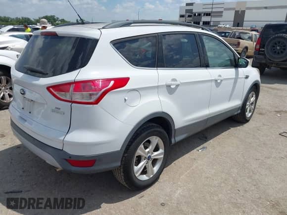2014 Ford Escape SE с VIN 1FMCU0GX4EUD17571, выставлен на аукционе IAAI как лот 42996750 с пробегом 60 127 миль миль и . История ставок и продаж доступна на DreamBid. Изображение 4.