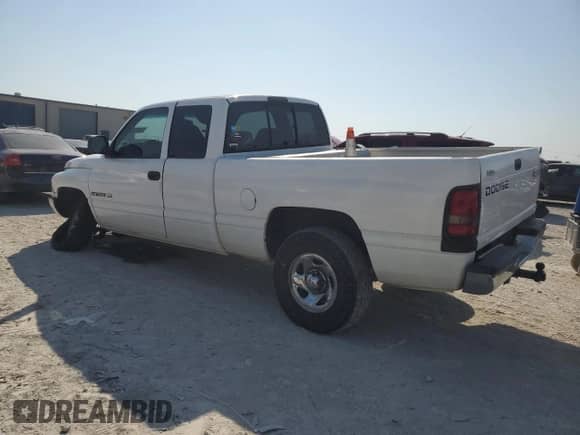 2000 Dodge 1500 with VIN 3B7HF12Y0YG147372, listed as a Copart auction lot 74925094 with 247,162 mi miles and Salvage title. Bid and sale history available at DreamBid. Image 2.