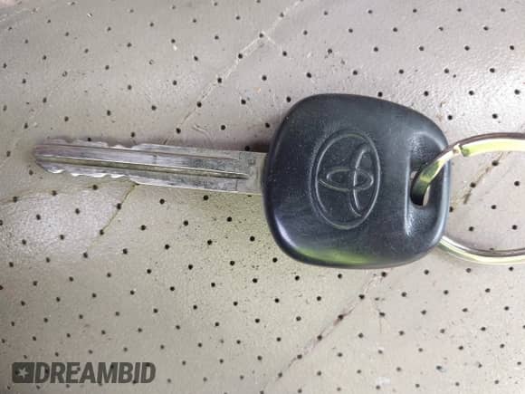 2004 Toyota Highlander with VIN JTEDP21A640042979, listed as a IAAI auction lot 42290541 with 298,583 mi miles and . Bid and sale history available at DreamBid. Image 11.