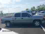 2006 Chevrolet Silverado 1500 LT2 z VIN 2GCEC13Z661346287, wystawiony jako IAAI lot #42013454 z przebiegiem 318 918 mil mil oraz . Historia ofert i sprzedaży dostępna na DreamBid. Obrazek 13.