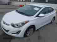2016 Hyundai Elantra SE z VIN 5NPDH4AE1GH673257, wystawiony jako IAAI lot #43053364 z przebiegiem 49 775 mil mil oraz . Historia ofert i sprzedaży dostępna na DreamBid. Obrazek 17.