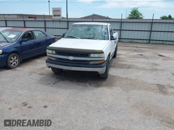 2000 Chevrolet Silverado 1500 с VIN 1GCEC14W2YE203763, выставлен на аукционе IAAI как лот 42444547 с пробегом Не указан миль и . История ставок и продаж доступна на DreamBid. Изображение 2.
