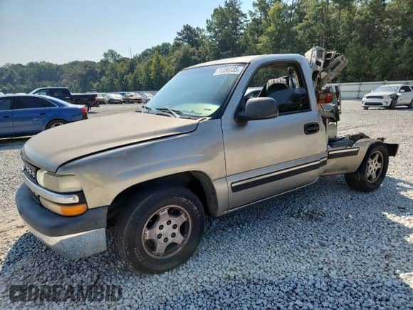 2000 Chevrolet Silverado 1500 z VIN 1GCEC14V7YZ105294, wystawiony jako Copart lot #71396935 z przebiegiem 257 942 mil mil oraz Szkoda całkowita • Salvage title. Historia ofert i sprzedaży dostępna na DreamBid. Obrazek 1.