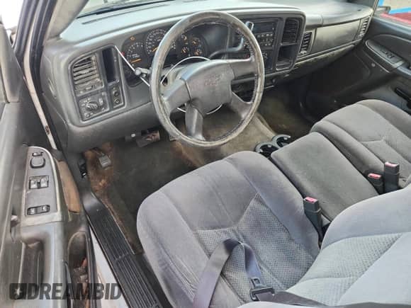 2006 Chevrolet Silverado 1500 LS with VIN 1GCEC19X56Z135336, listed as a Copart auction lot 81968465 with 322,264 mi miles and Clean title. Bid and sale history available at DreamBid. Image 8.