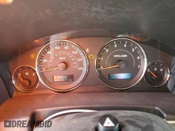 2006 Jeep Commander Limited z VIN 1J8HH58N86C283563, wystawiony jako Copart lot #64751605 z przebiegiem 203 567 mil mil oraz Szkoda całkowita • Salvage title. Historia ofert i sprzedaży dostępna na DreamBid. Obrazek 9.