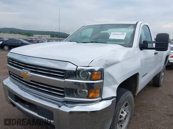 2017 Chevrolet Silverado 2500HD Work Truck z VIN 1GC0CUEG9HZ311289, wystawiony jako IAAI lot #42962235 z przebiegiem 186 712 mil mil oraz . Historia ofert i sprzedaży dostępna na DreamBid. Obrazek 6.