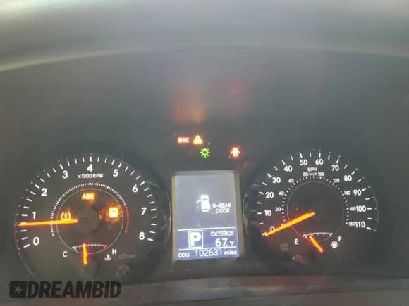 2016 Toyota Sienna LE with VIN 5TDJK3DC8GS134217, listed as a Copart auction lot 67264055 with 102,631 mi miles and Salvage title. Bid and sale history available at DreamBid. Image 9.