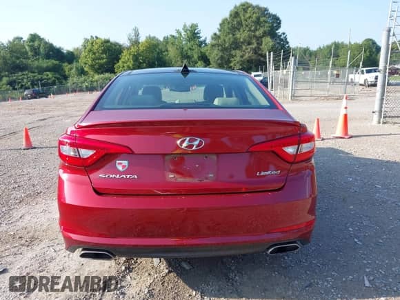 2015 Hyundai Sonata Limited z VIN 5NPE34AF8FH079145, wystawiony jako IAAI lot #42804651 z przebiegiem 114 525 mil mil oraz . Historia ofert i sprzedaży dostępna na DreamBid. Obrazek 16.