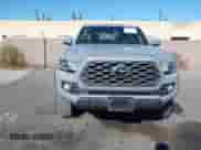 2021 Toyota Tacoma SR5 z VIN 3TMAZ5CN0MM140633, wystawiony jako IAAI lot #41365986 z przebiegiem 47 234 mil mil oraz . Historia ofert i sprzedaży dostępna na DreamBid. Obrazek 12.