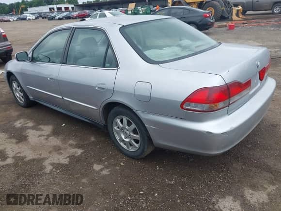 2002 Honda Accord SE with VIN JHMCG56782C018689, listed as a IAAI auction lot 42855894 with 200,031 mi miles and . Bid and sale history available at DreamBid. Image 3.