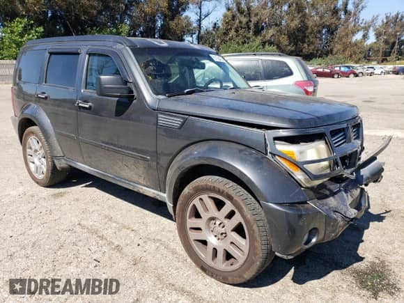 2011 Dodge Nitro Heat with VIN 1D4PU4GX4BW543979, listed as a Copart auction lot 81152475 with 180,895 mi miles and Salvage title. Bid and sale history available at DreamBid. Image 4.