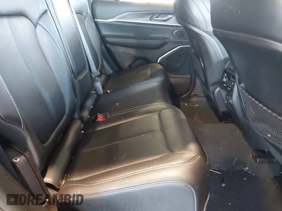 2024 Jeep Grand Cherokee Limited with VIN 1C4RJHBG9R8559039, listed as a IAAI auction lot 42518798 with 15,156 mi miles and . Bid and sale history available at DreamBid. Image 8.