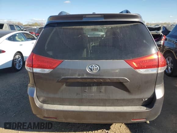 2011 Toyota Sienna LE с VIN 5TDKK3DC0BS129655, выставлен на аукционе Copart как лот 90836755 с пробегом 189 726 миль миль и Чистый • Clean title. История ставок и продаж доступна на DreamBid. Изображение 6.