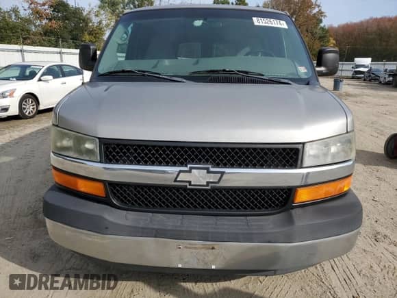 2004 Chevrolet City Express Cargo z VIN 1GNFH15T541140063, wystawiony jako Copart lot #81526174 z przebiegiem 222 019 mil mil oraz Czysty tytuł • Clean title. Historia ofert i sprzedaży dostępna na DreamBid. Obrazek 5.
