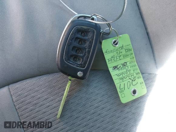 2017 Hyundai Sonata SE с VIN 5NPE24AF2HH570946, выставлен на аукционе IAAI как лот 41676560 с пробегом 180 465 миль миль и . История ставок и продаж доступна на DreamBid. Изображение 11.