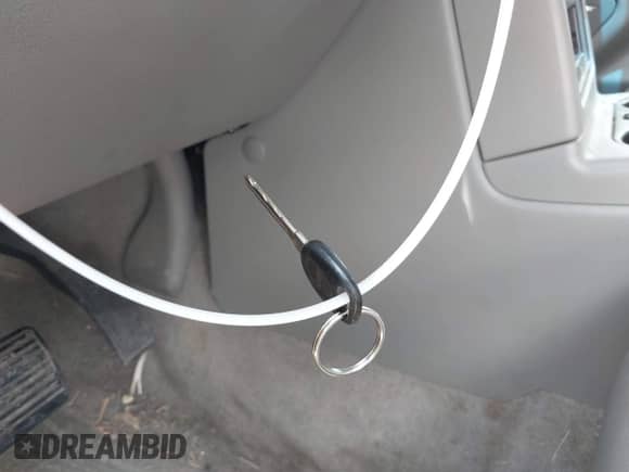 2006 Chevrolet Suburban Z71 with VIN 1GNFK16ZX6J177648, listed as a IAAI auction lot 42555315 with 276,643 mi miles and . Bid and sale history available at DreamBid. Image 11.